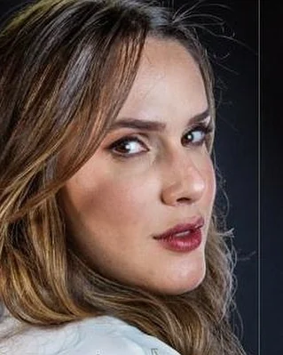 Alyne Perfeito, sócia-fundadora da Esmalteria Laju e quem ensina no Método A.Seco