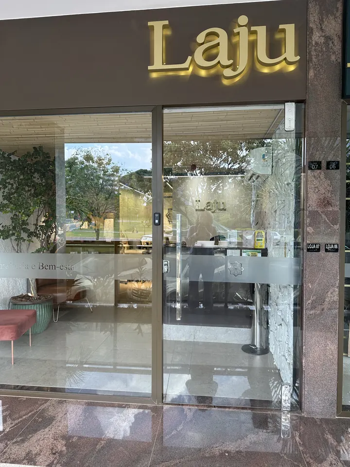 Fachada da Esmalteria Laju em Brasília — esmalteria de manicure russa premium